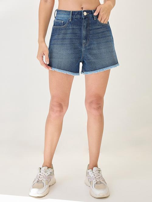 globus women med blue slim fit mid-rise frayed hem denim shorts - 21767516 - Standard Image - 0