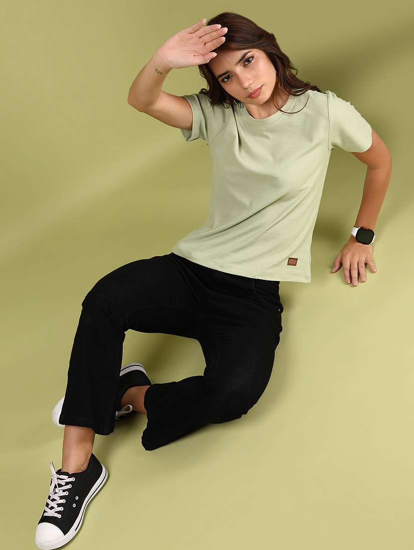 women solid short sleeve regular t-shirt - 21767703 -  Standard Image - 4