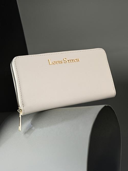 women white regular clutch - 21768104 -  Standard Image - 0