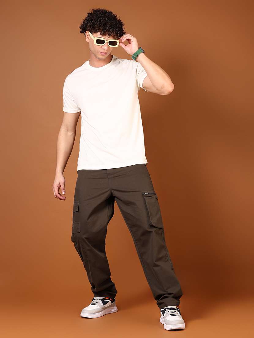 men olive solid high rise cargo - 21784544 -  Standard Image - 4