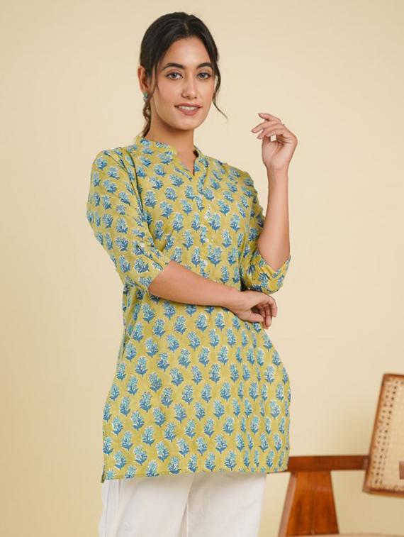 women three quarter sleeve straight kurti - 21784826 - Standard Image - 1