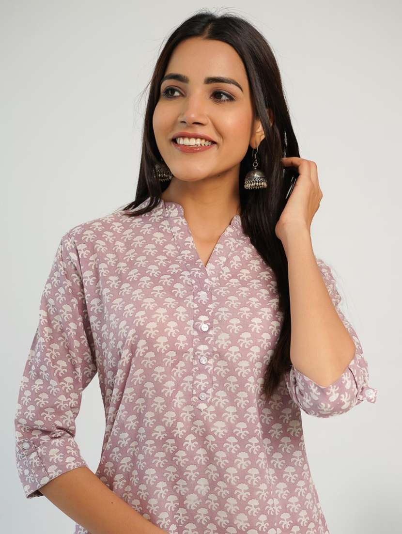 women three quarter sleeve straight kurti - 21784828 -  Standard Image - 4