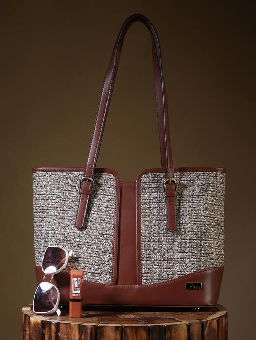 women zip closure casual handbag - 21785013 - Standard Image - 0