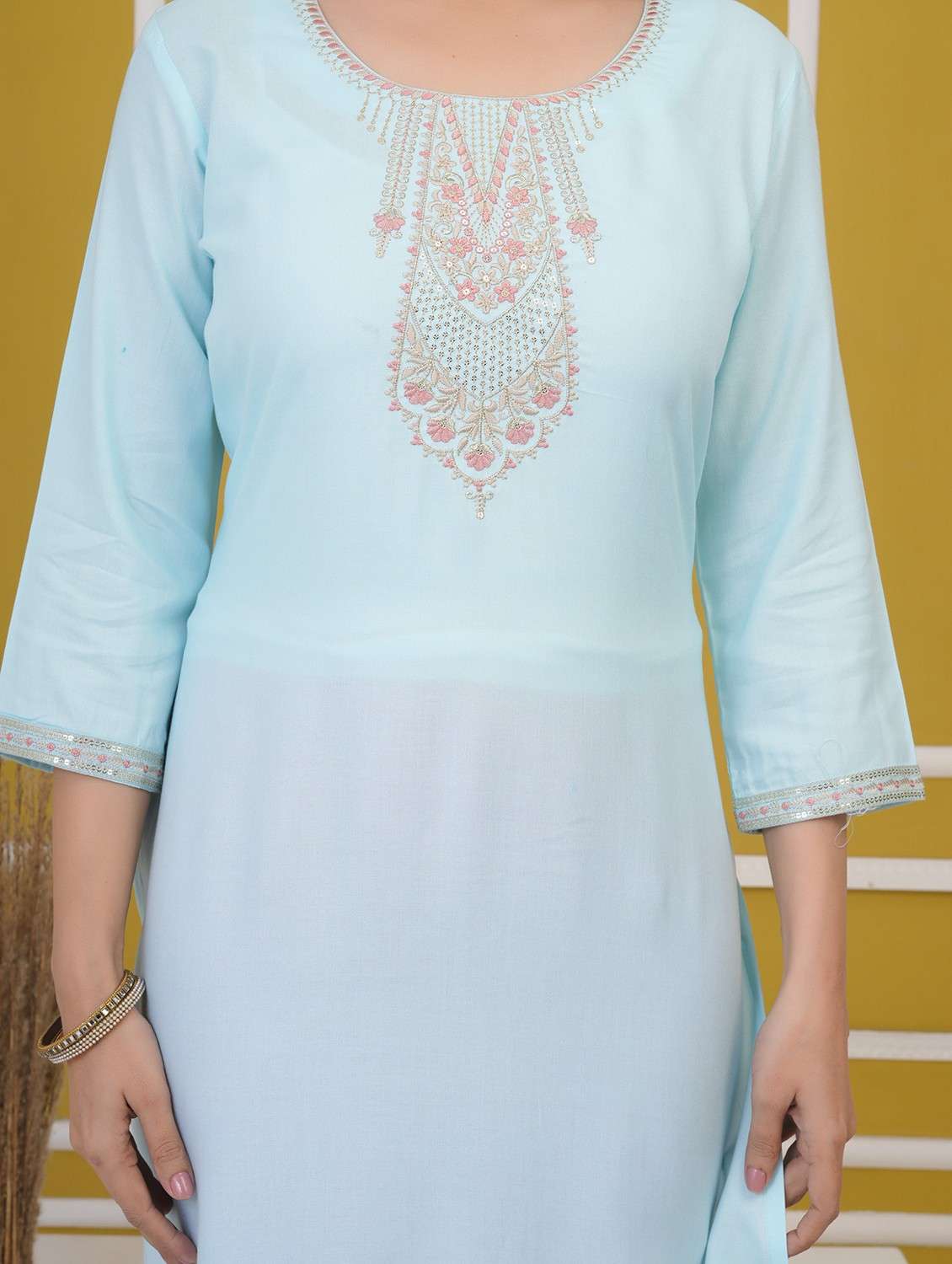 women embroidered three quarter sleeve straight kurta - 21785119 -  Standard Image - 4