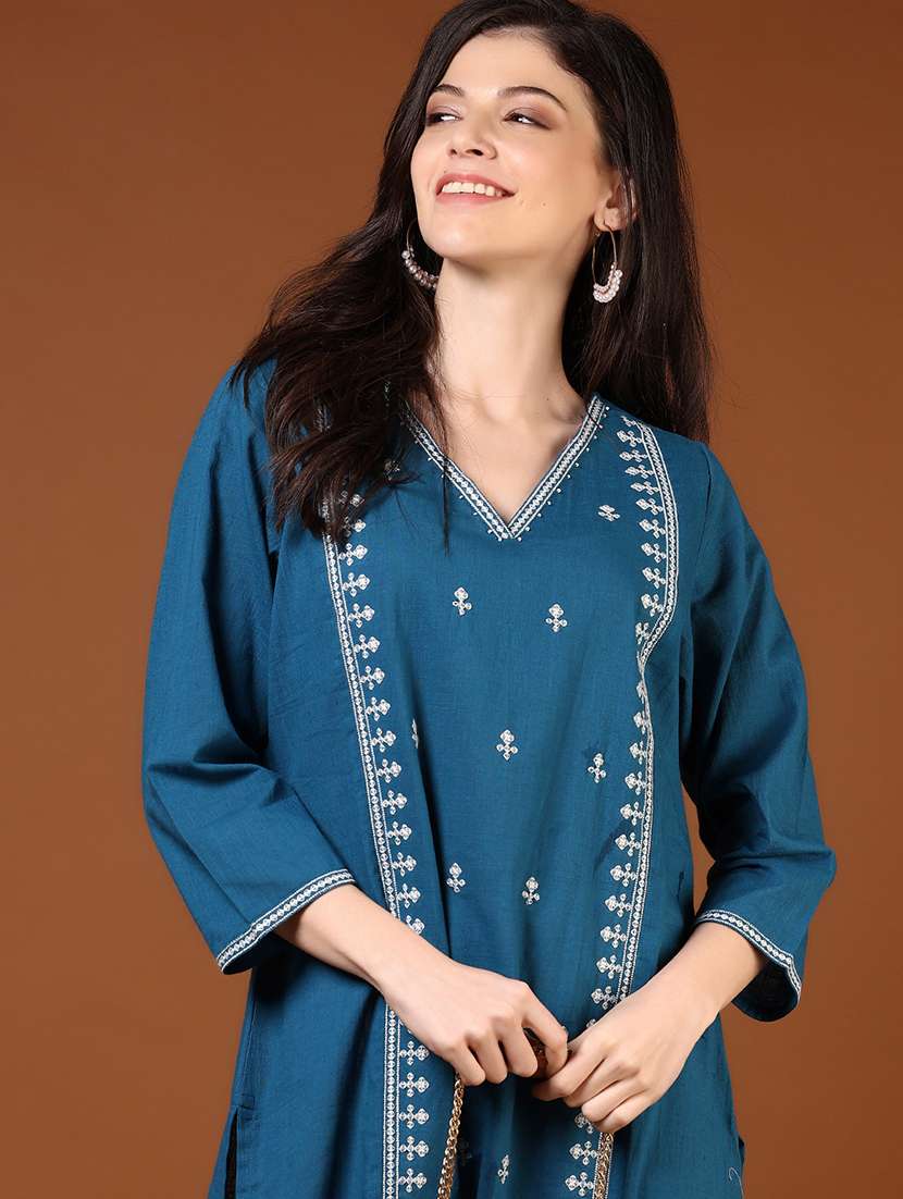 women embroidered three quarter sleeve a-line kurta - 21785550 - Standard Image - 4