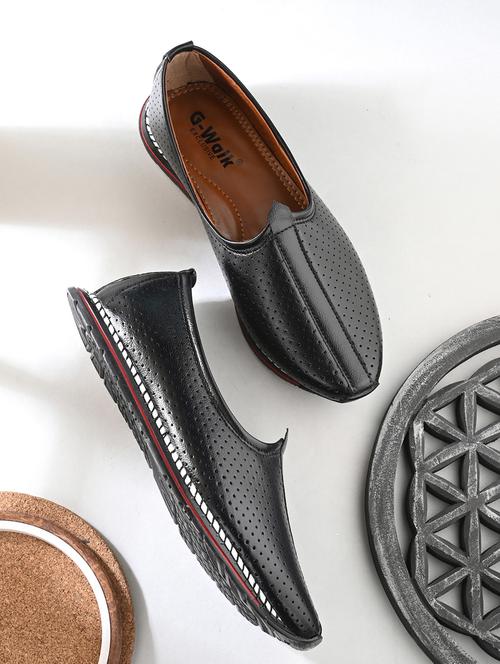 men black cut work juti - 21785655 -  Standard Image - 0