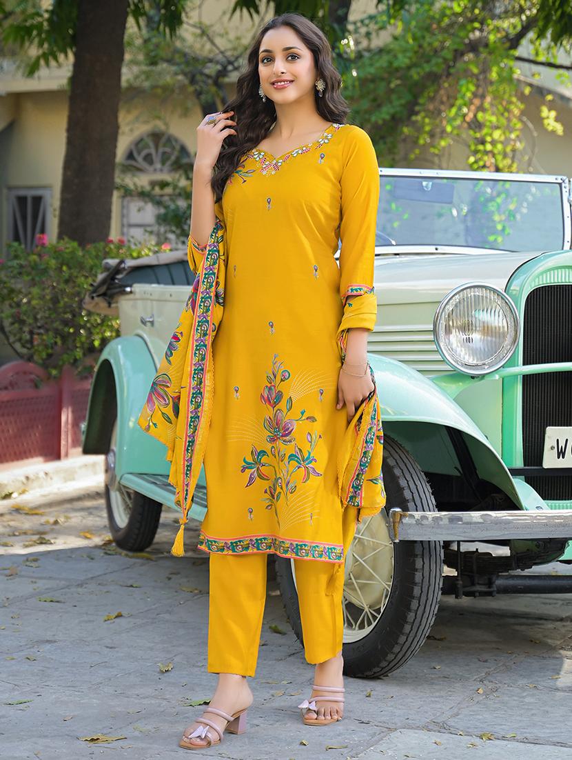 women three quarter sleeve kurta pant with dupatta set - 21785660 - Standard Image - 1