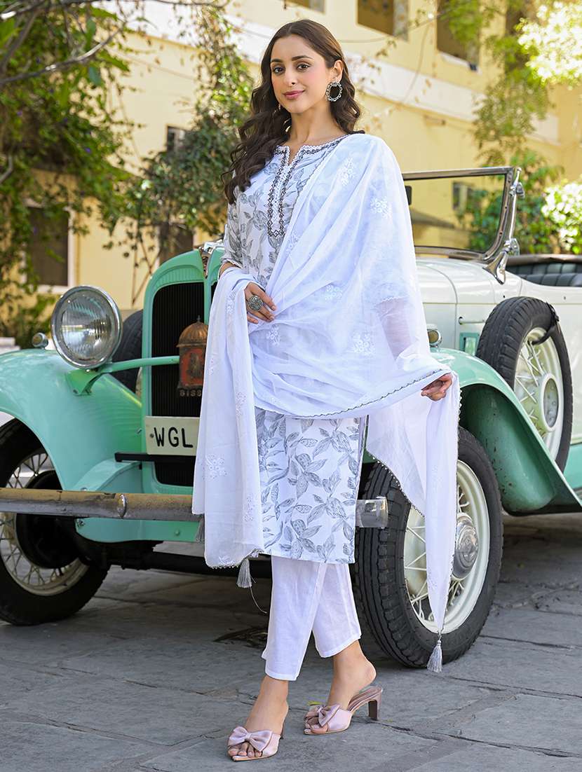 women three quarter sleeve kurta pant with dupatta set - 21785666 -  Standard Image - 1