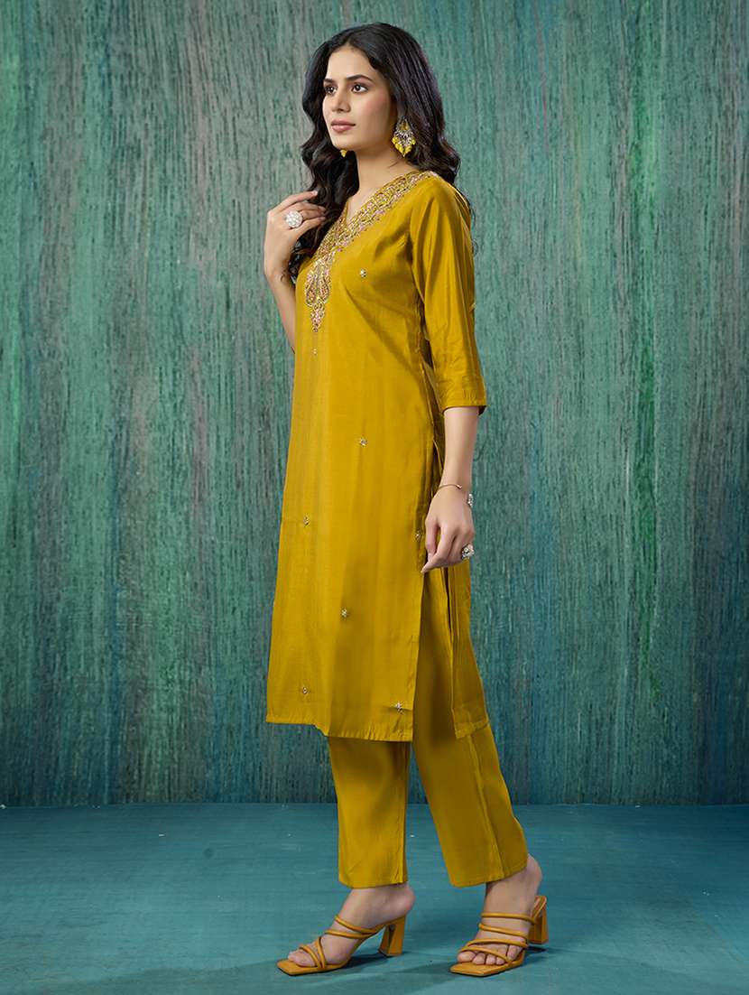 women three quarter sleeve kurta pant with dupatta set - 21785667 -  Standard Image - 1