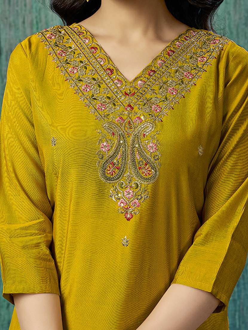 women three quarter sleeve kurta pant with dupatta set - 21785667 - Standard Image - 4