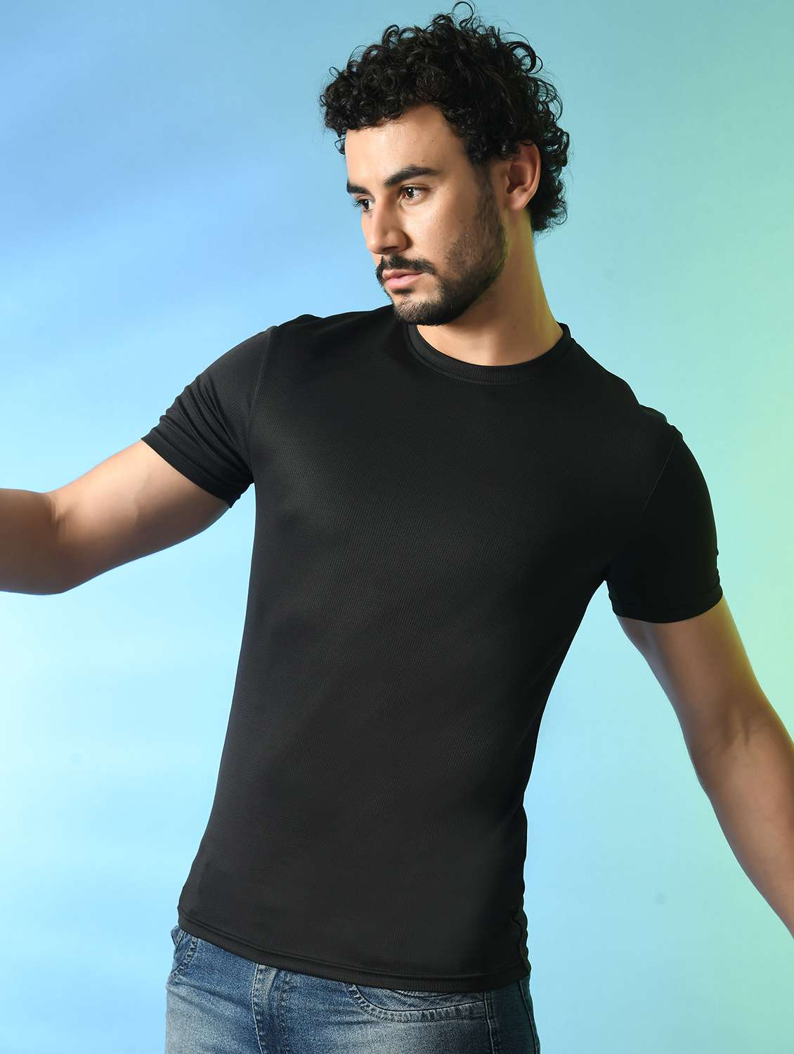 men short sleeves plain t-shirt - 21786388 -  Standard Image - 1