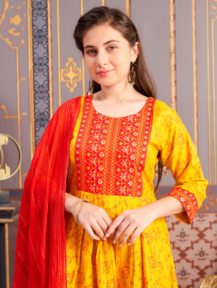 girls three quarter sleeve kurta pant with dupatta set - 21786432 - Standard Image - 4