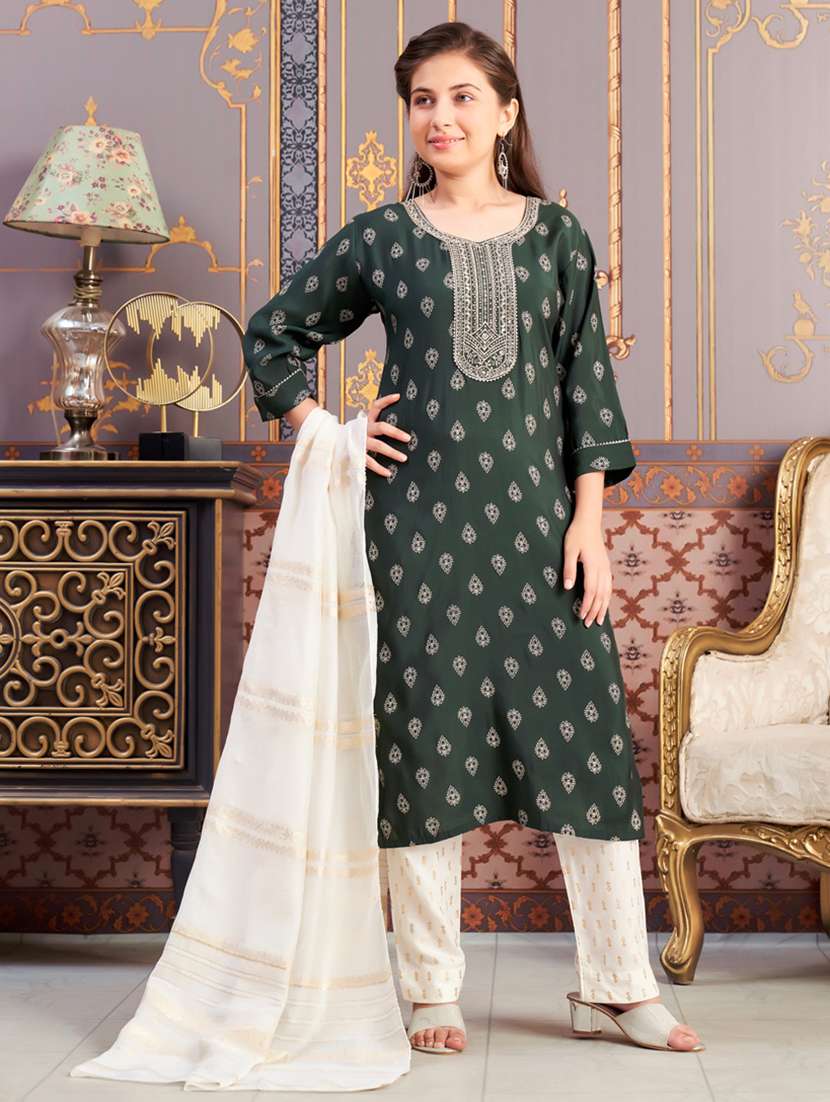 girls three quarter sleeve kurta pant with dupatta set