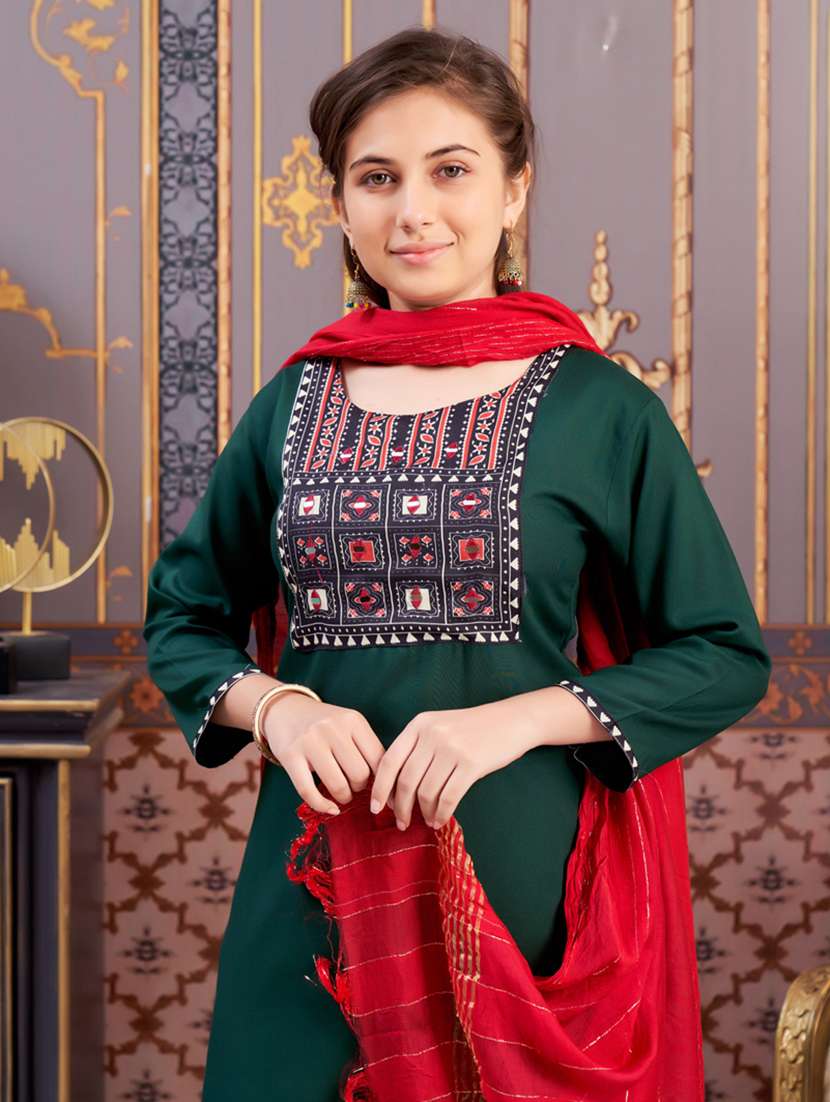 girls printed kurta and palazzo with dupatta - 21786457 - Standard Image - 4