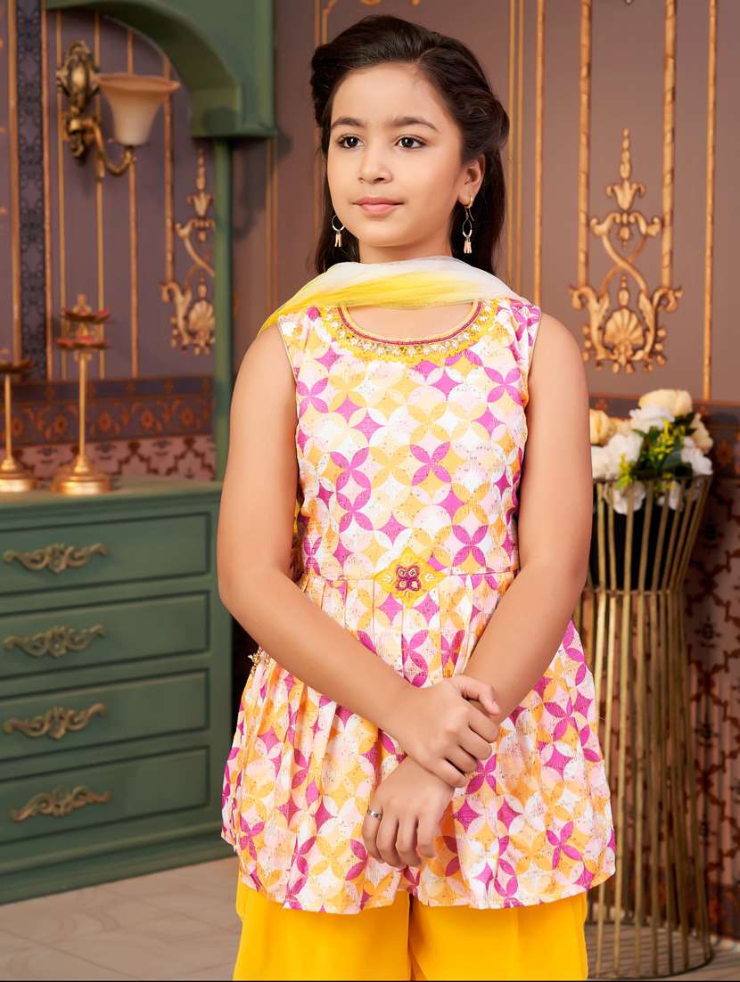 girls printed kurta and salwar with dupatta - 21786468 -  Standard Image - 4