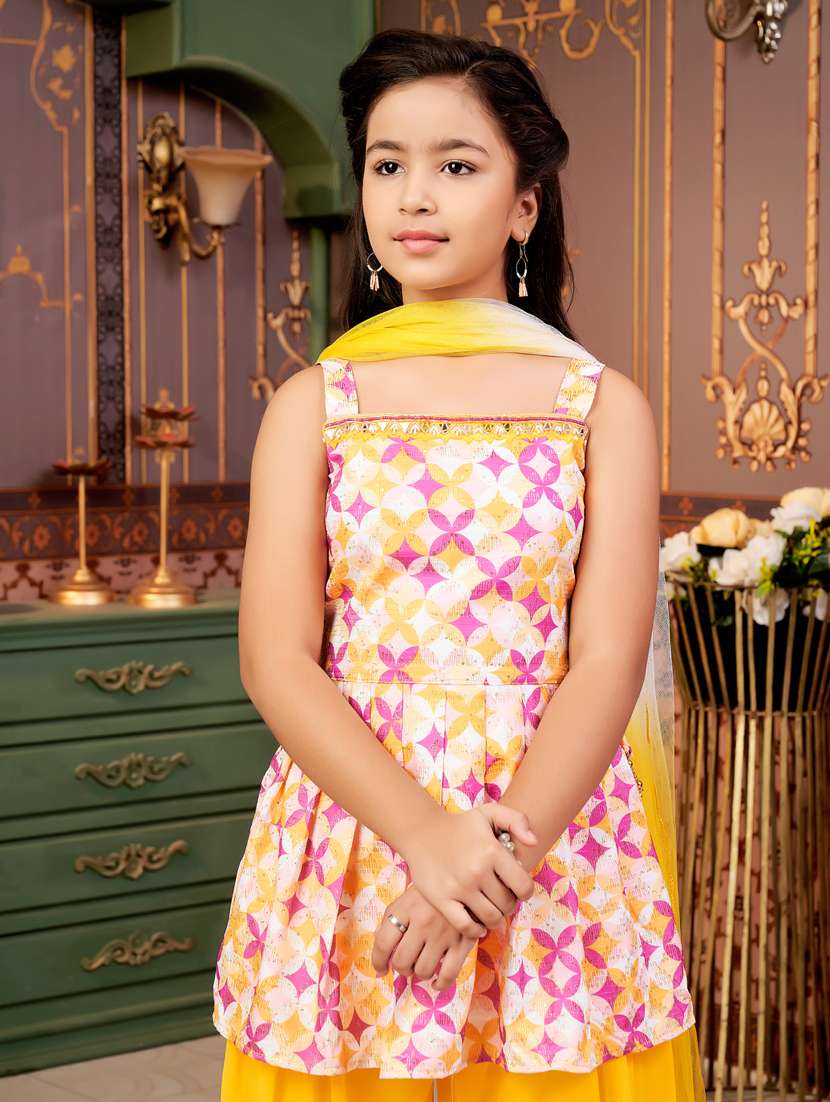 girls printed kurta and salwar with dupatta   - 21786493 -  Standard Image - 4