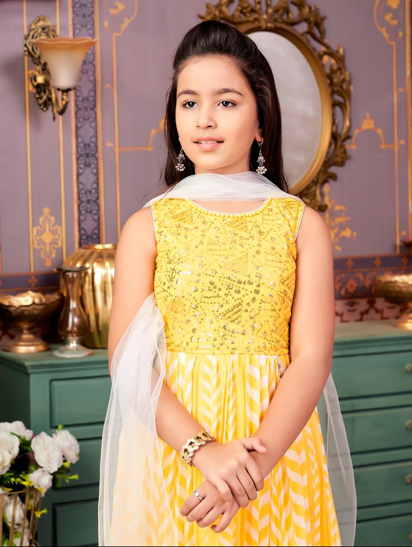 girls printed kurta and sharara with dupatta - 21786496 - Standard Image - 4