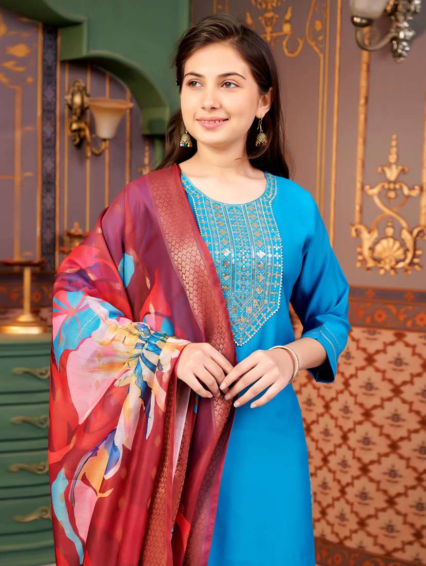 girls embellished kurta and pant with dupatta   - 21786524 -  Standard Image - 4