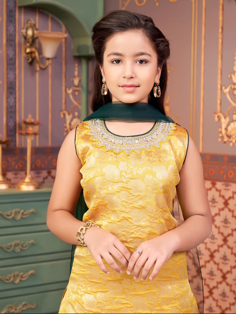 girls self designed kurta and salwar with dupatta - 21786534 - Standard Image - 4