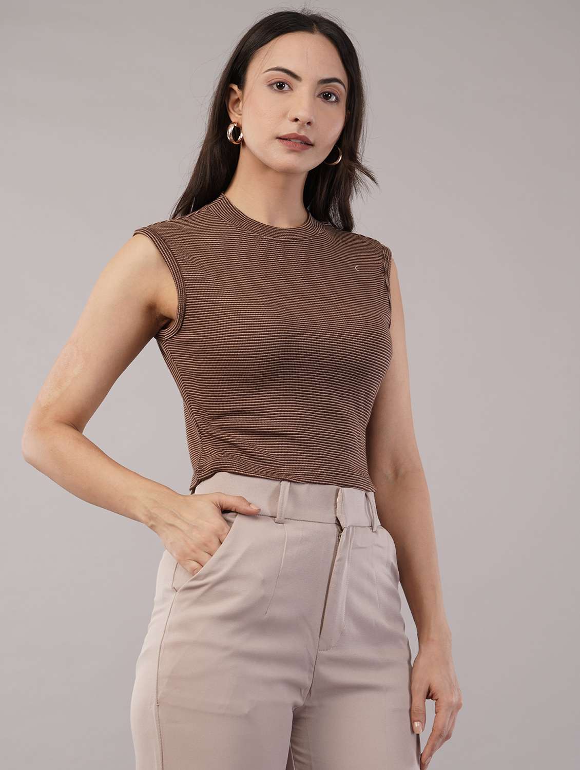 women striped sleeveless crop top