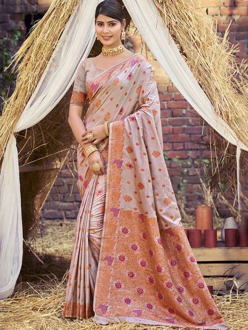 women self design banarasi saree with blouse