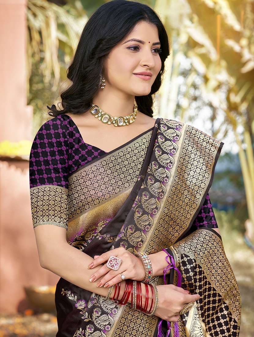 women self design banarasi saree with blouse - 21789747 -  Standard Image - 1