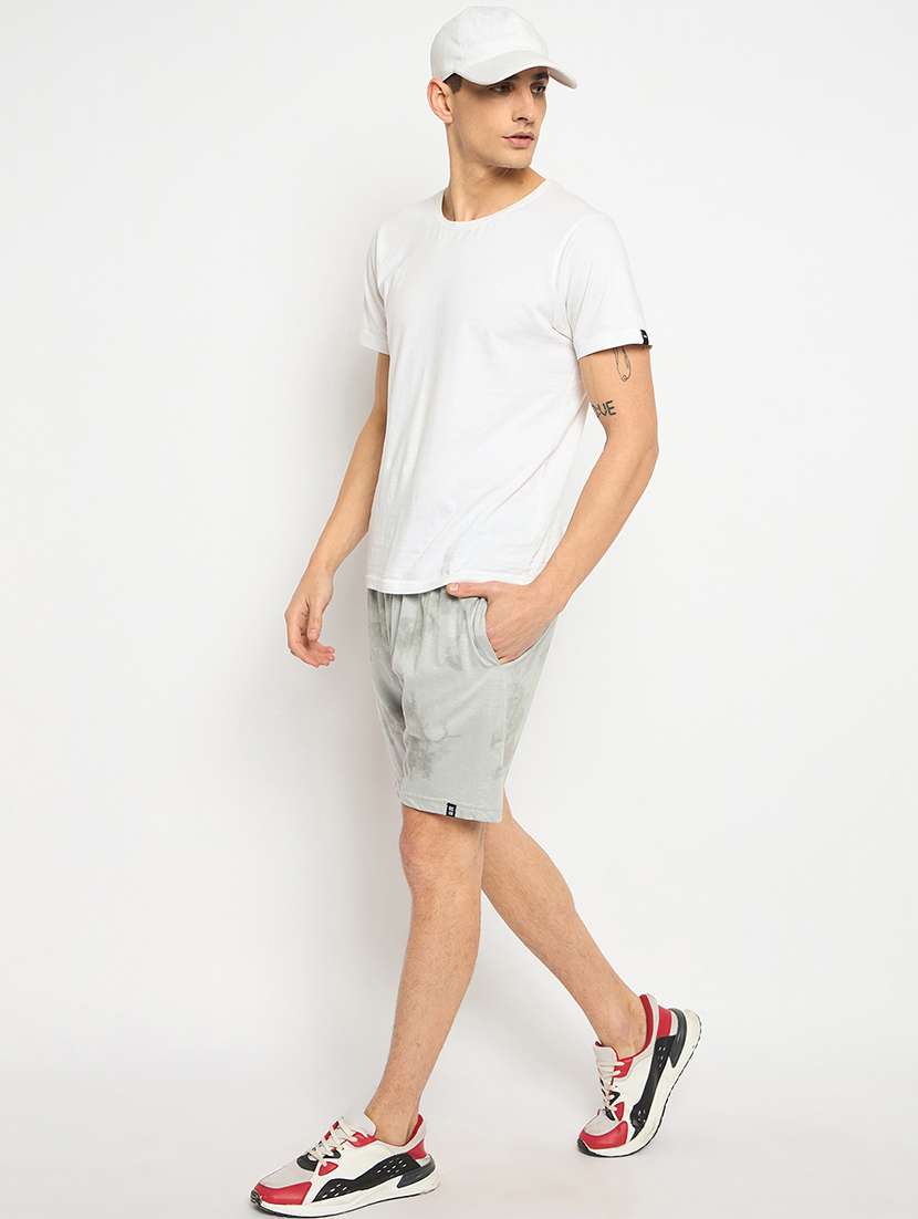 men printed mid rise shorts - 21790983 - Standard Image - 4