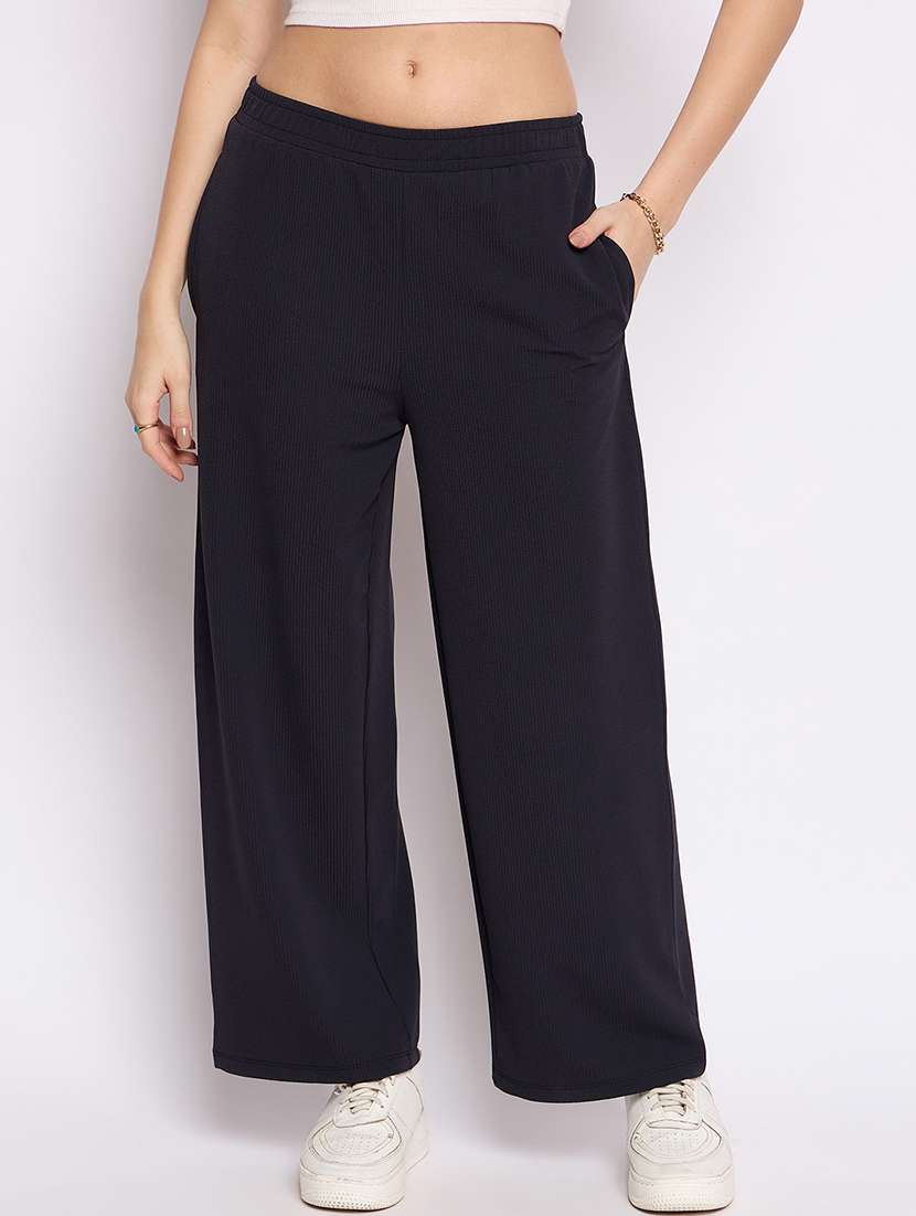 women solid mid rise track pant