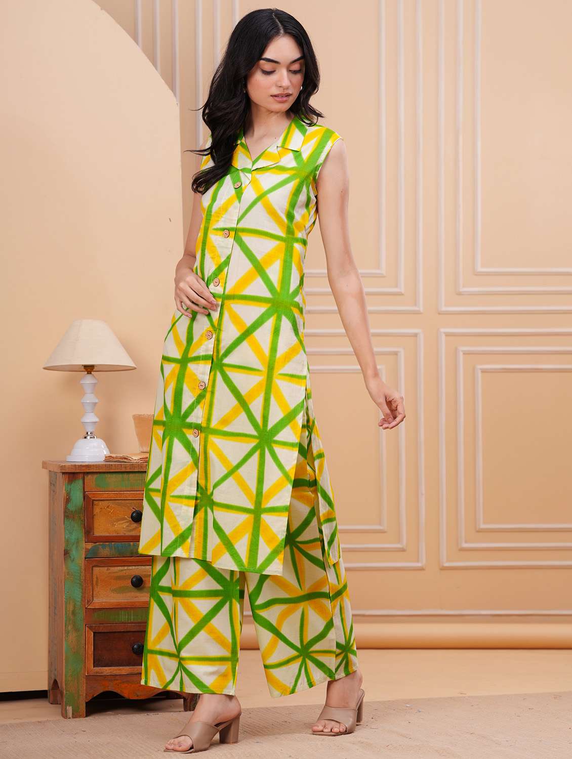 women printed sleeveless kurta palazzo set - 21793396 -  Standard Image - 1