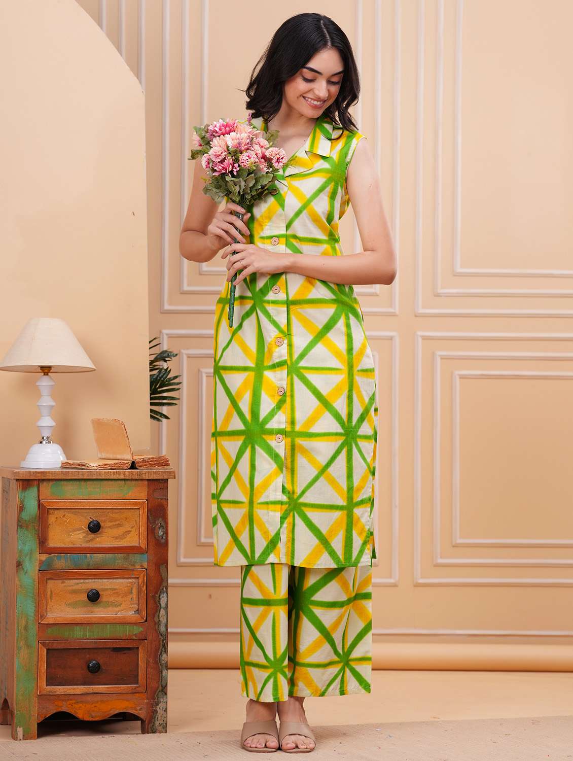 women printed sleeveless kurta palazzo set - 21793396 -  Standard Image - 4