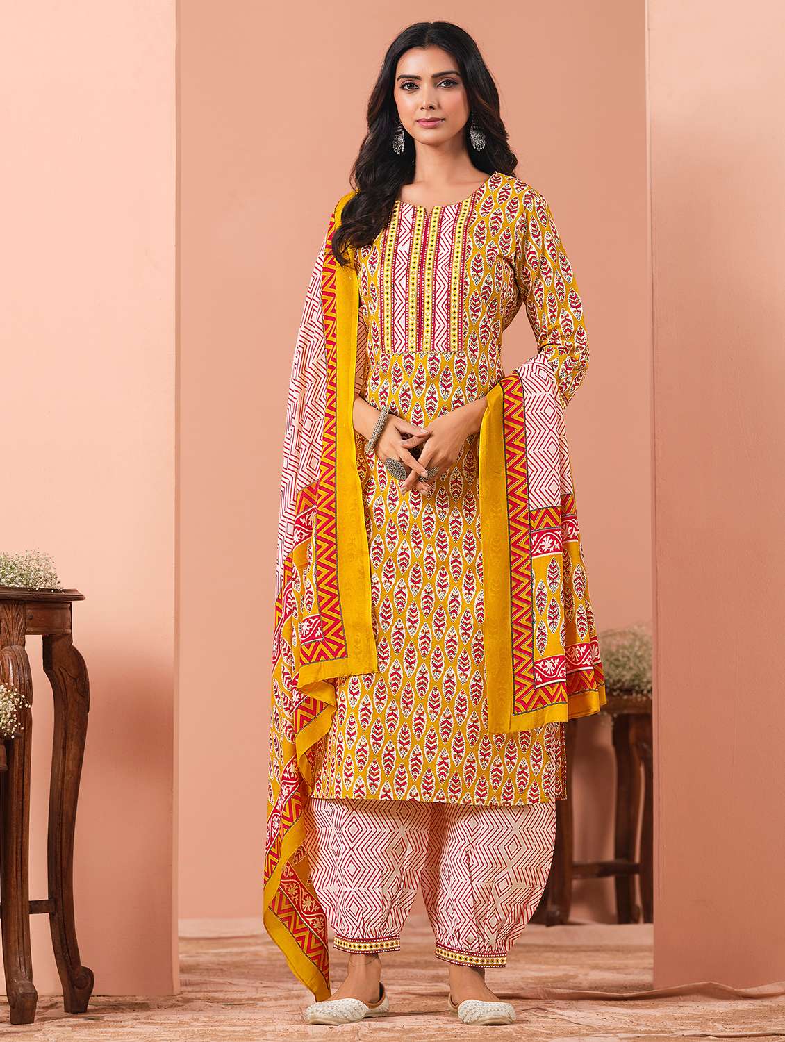 women three quarter sleeve kurta salwar with dupatta set