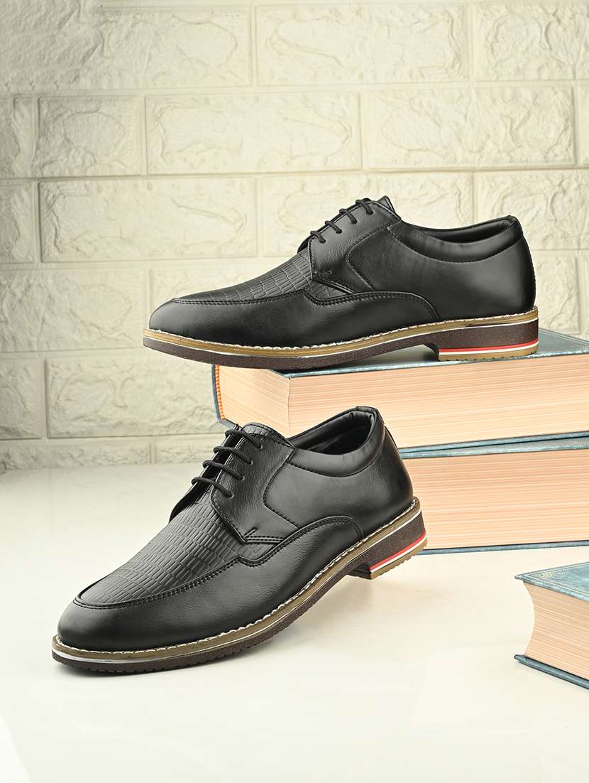 men black lace-up derby