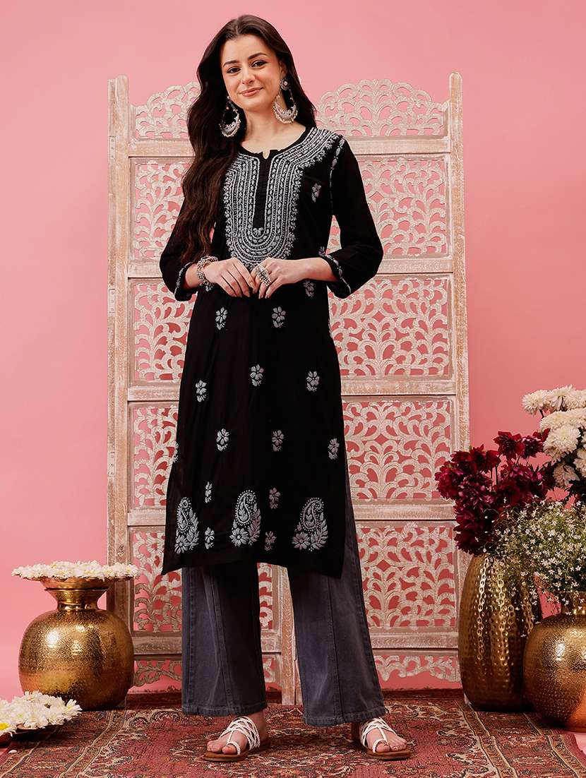 women three quarter sleeve straight chikankari kurta - 21794578 -  Zoom Image - 0