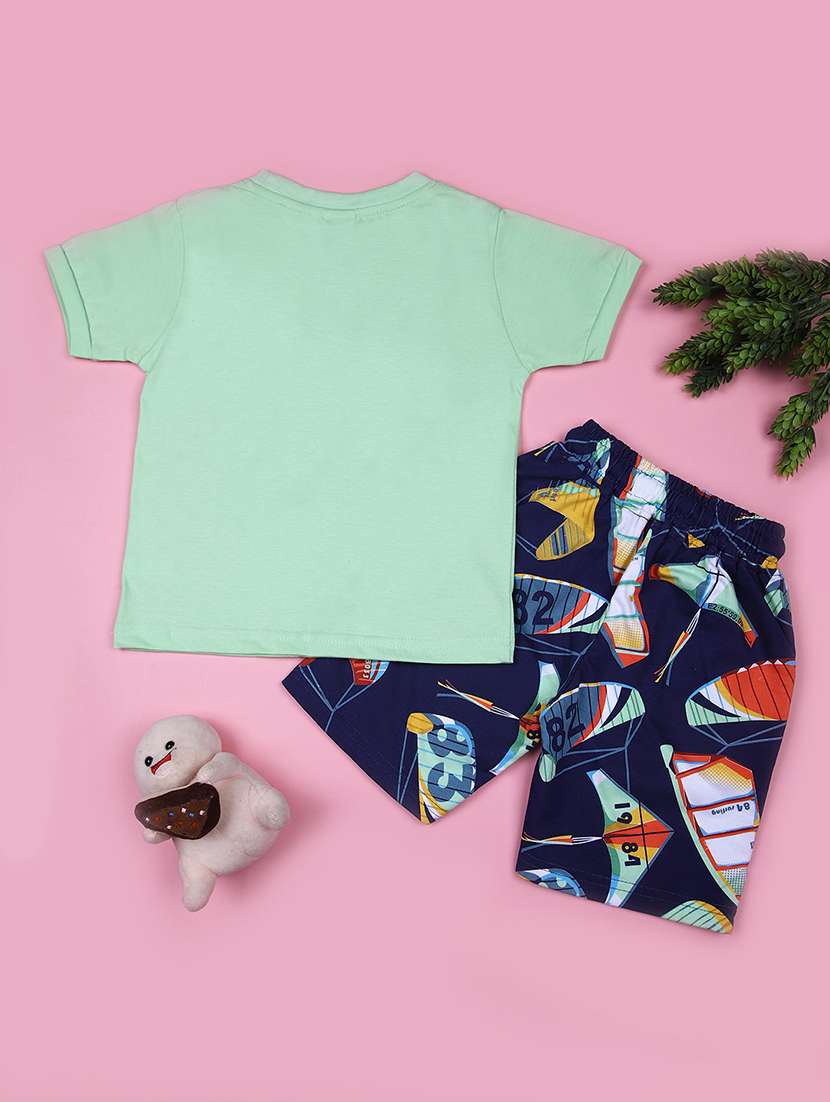 boys printed t-shirt & shorts casual wear set - 21794741 - Standard Image - 1