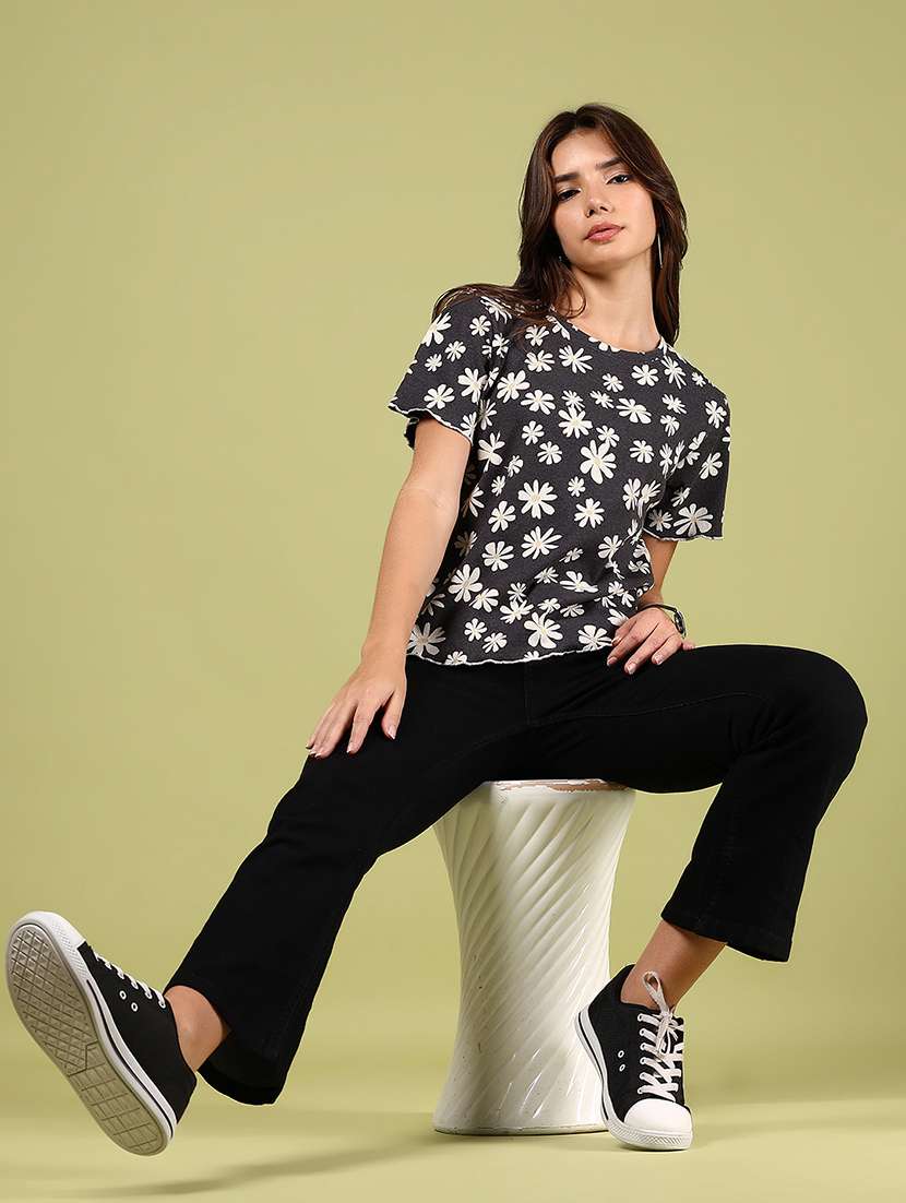 women floral short sleeve regular fit t-shirt - 21795089 -  Standard Image - 4