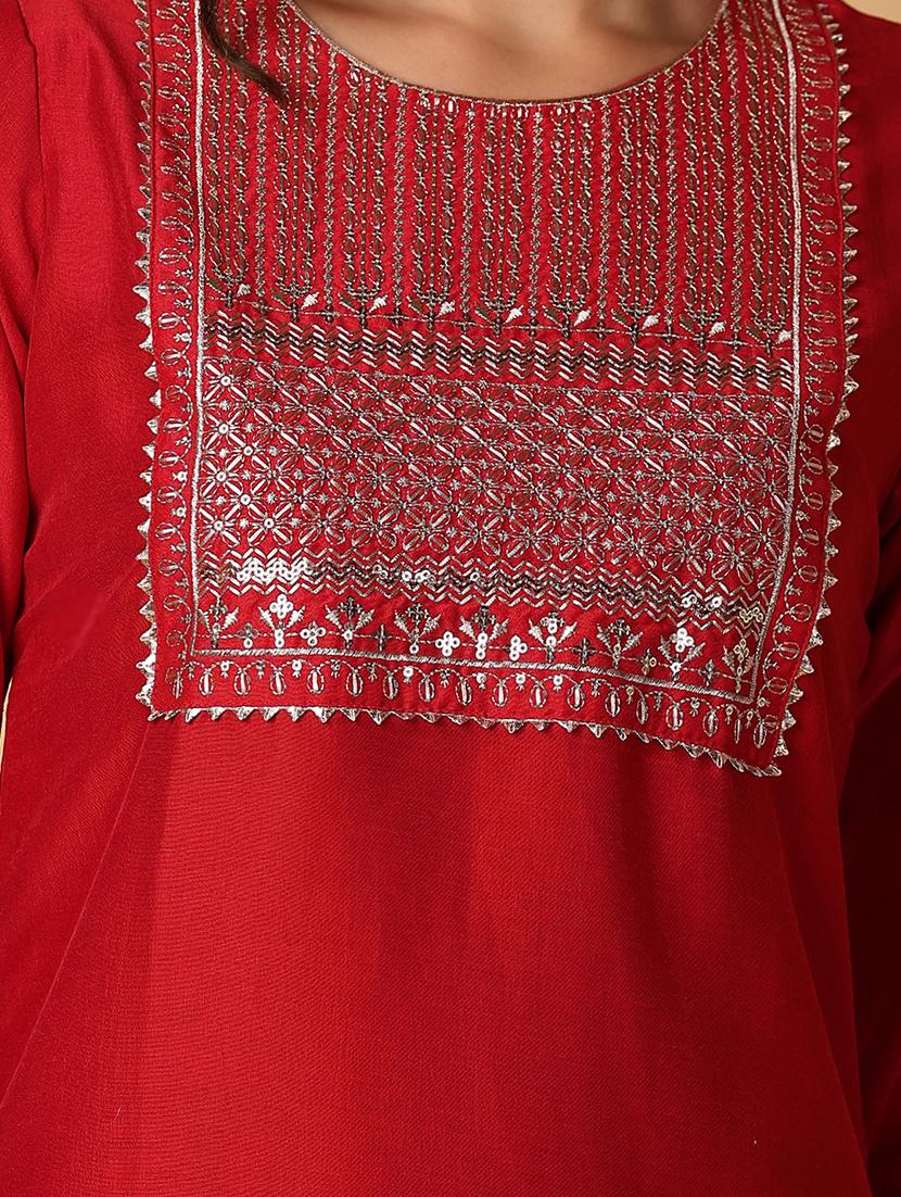 red embroidered straight kurta with round neck - 21795257 - Standard Image - 4