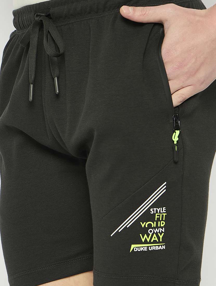 men solid mid rise regular fit short - 21797011 -  Standard Image - 4