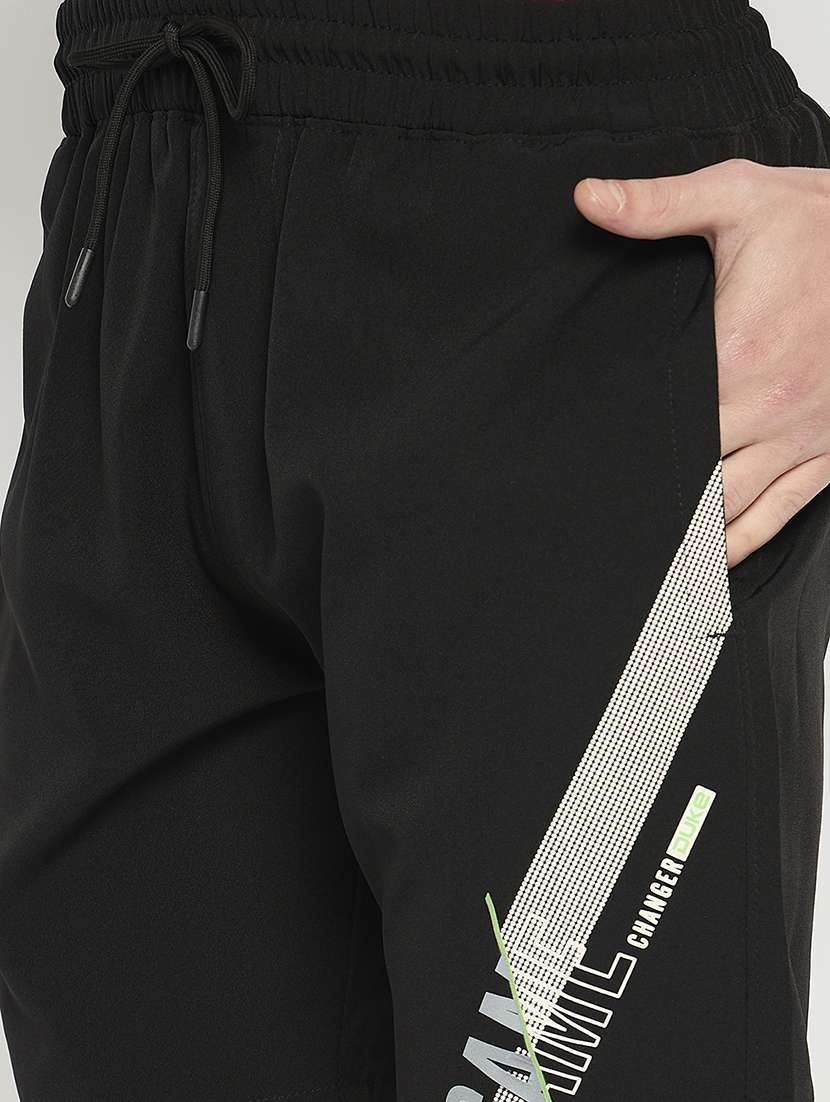 men tapered mid rise short - 21797013 -  Standard Image - 4