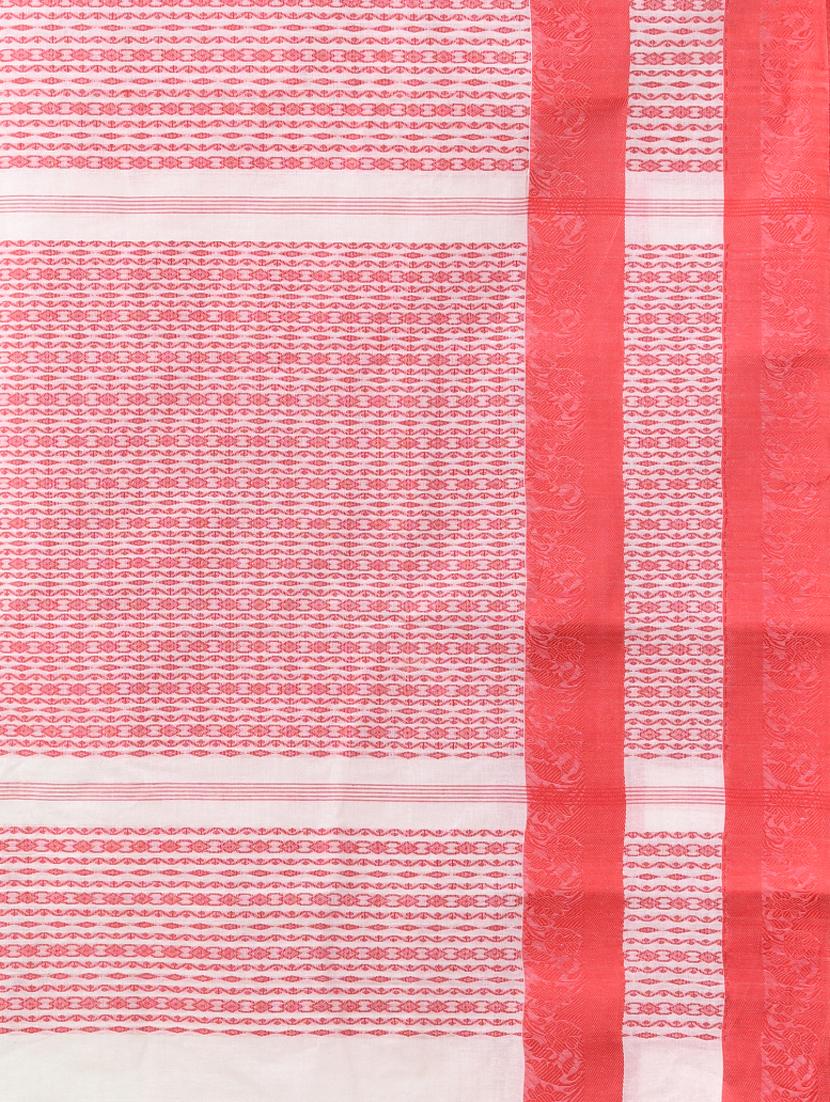 women off white handloom saree - 21839474 - Standard Image - 4
