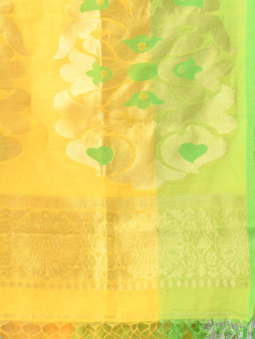 women self design bordered saree with blouse - 21839486 - Standard Image - 4