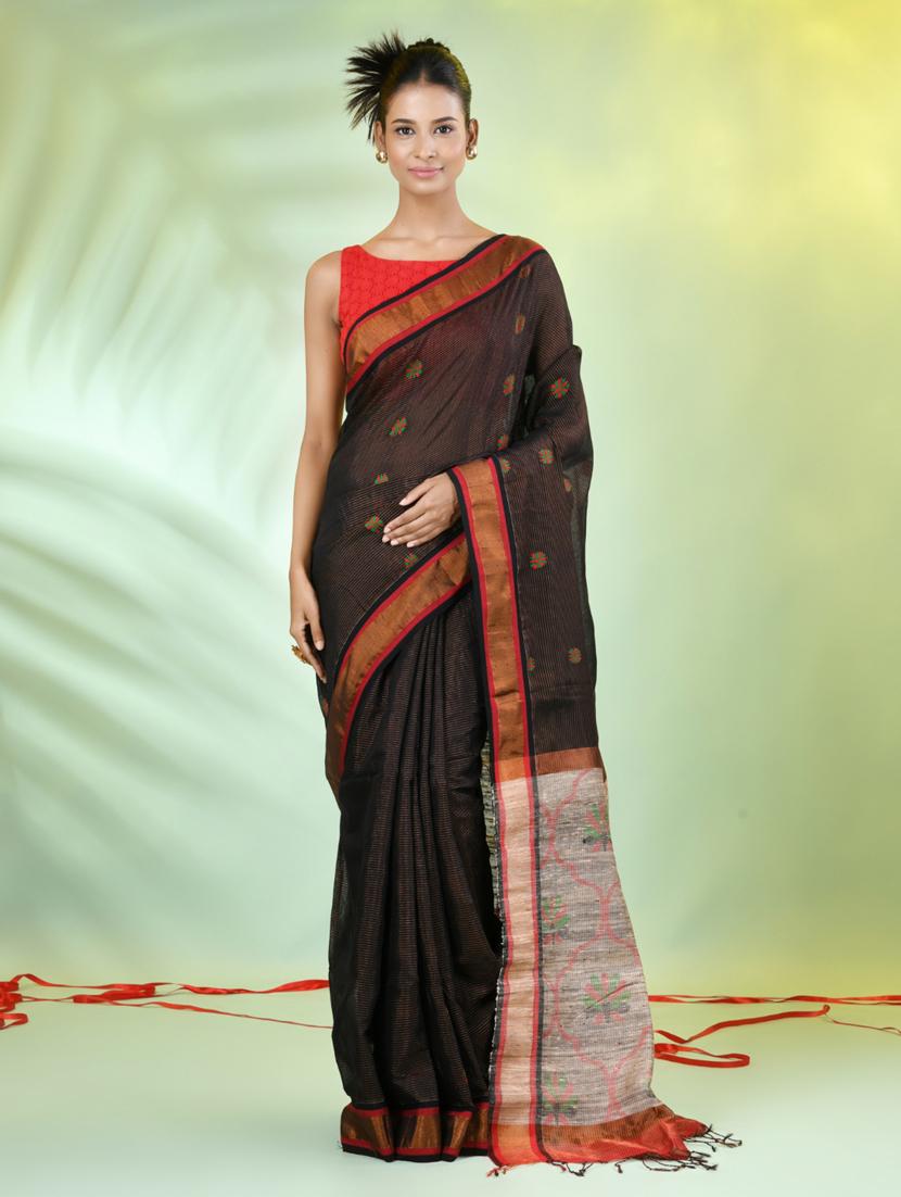 women black handloom saree with blouse - 21839514 - Zoom Image - 0