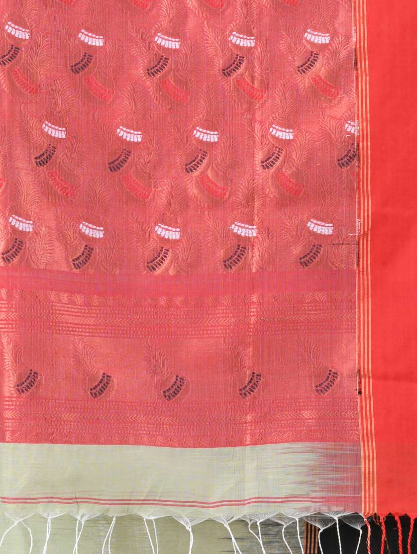 women self design handloom saree with blouse - 21839527 - Standard Image - 4