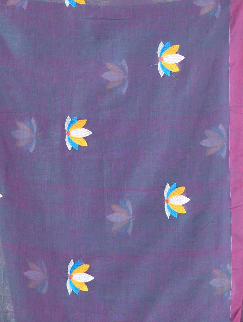 women blue embroidered saree with blouse - 21839565 - Standard Image - 4