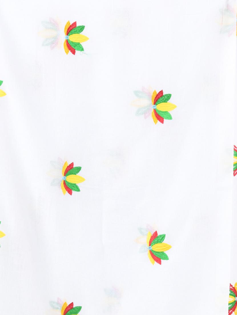 women white embroidered saree with blouse - 21839567 - Standard Image - 4