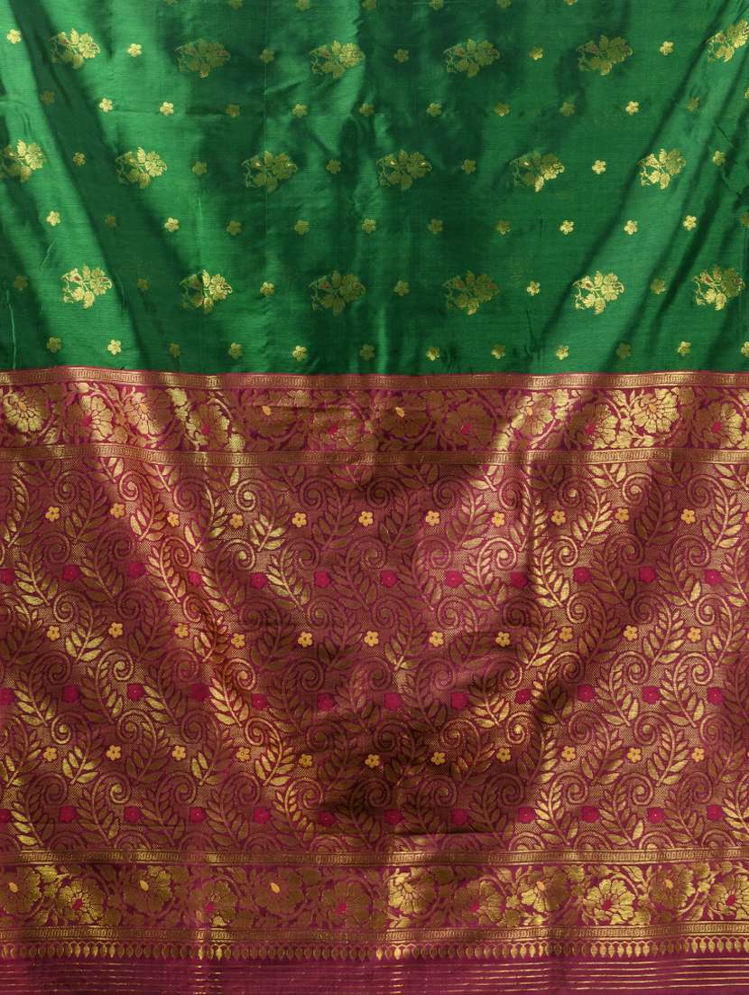 women self design bordered saree with blouse - 21839600 - Standard Image - 4