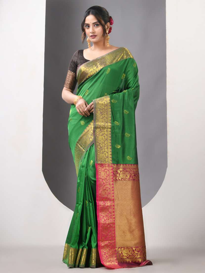 women self design bordered saree with blouse