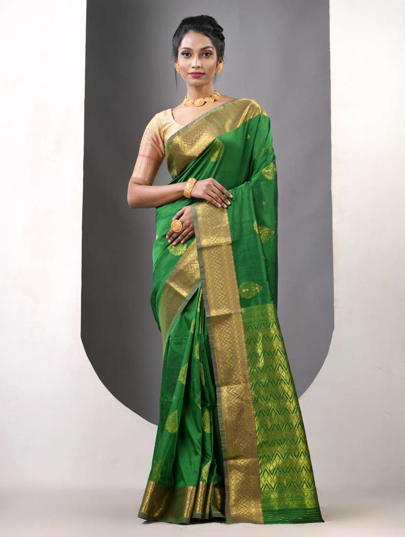 women self design bordered saree with blouse - 21839617 - Zoom Image - 0