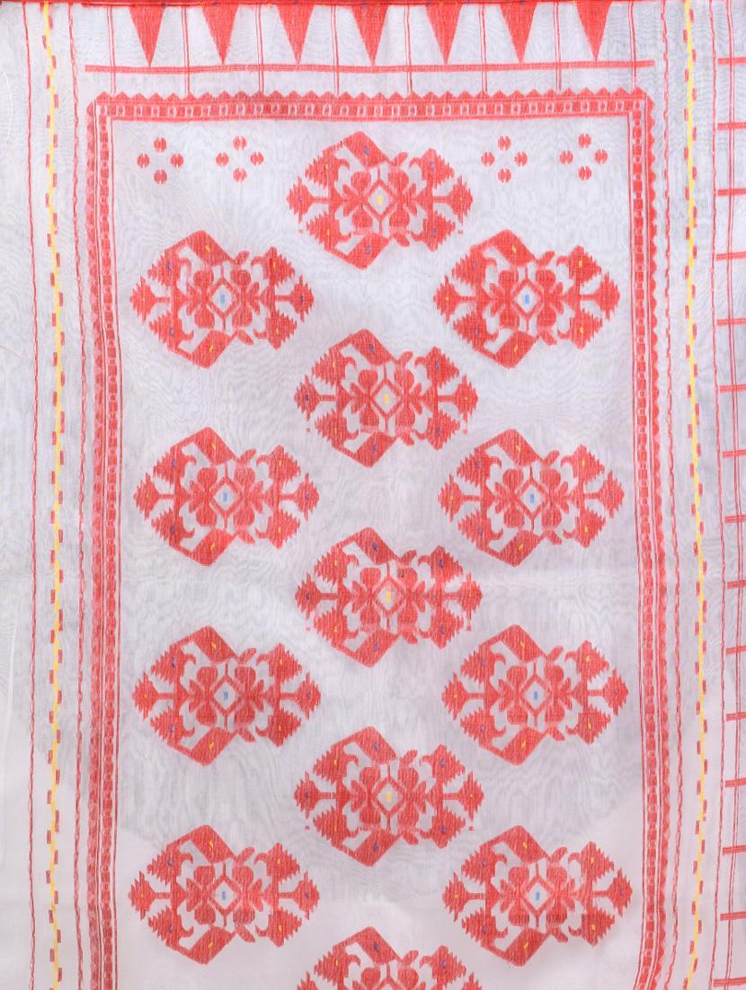 women self design handloom saree with blouse - 21839645 - Standard Image - 4