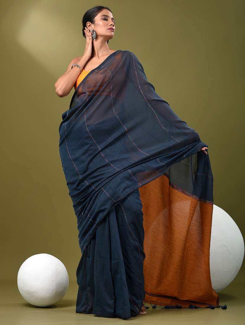 women striped handloom saree with blouse - 21839833 -  Standard Image - 1