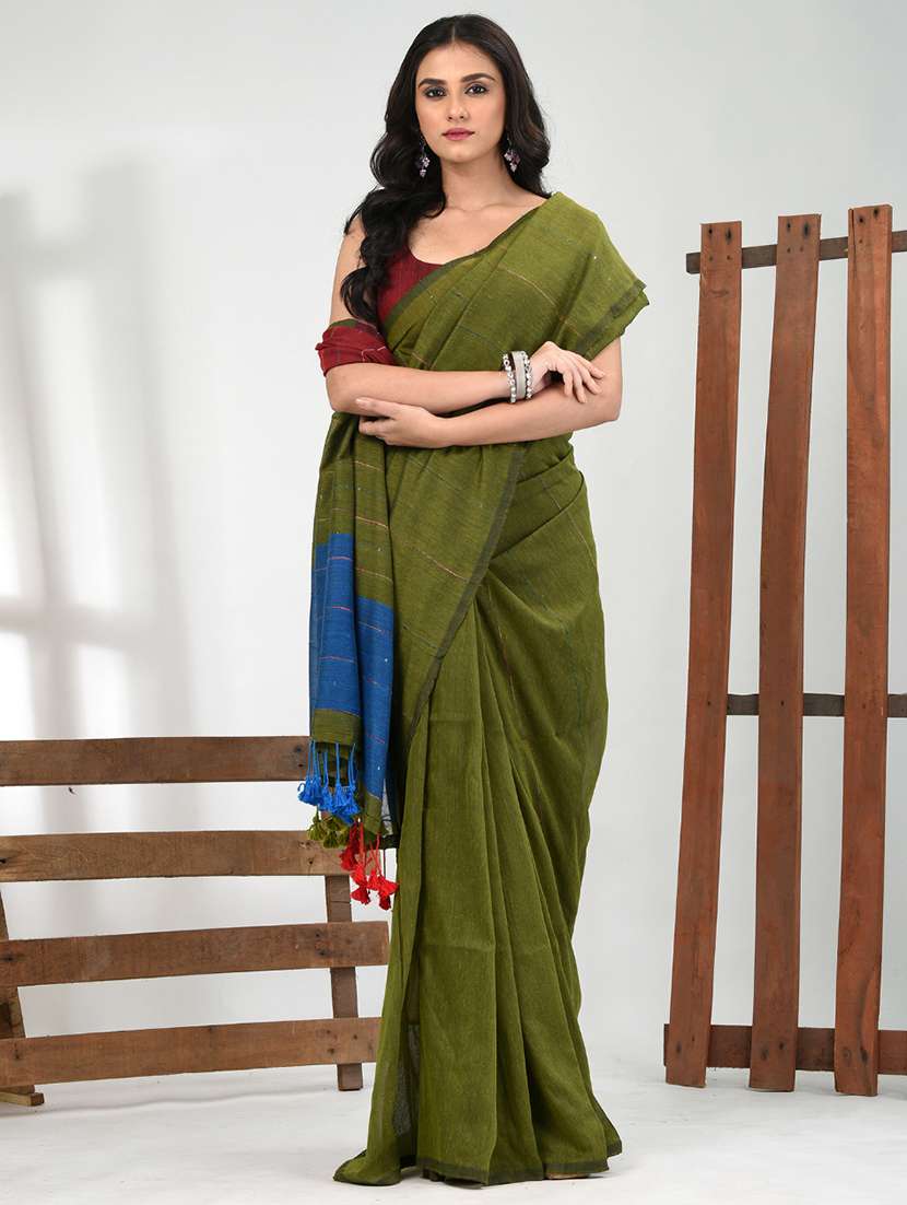 women striped handloom saree with blouse - 21839851 -  Standard Image - 1